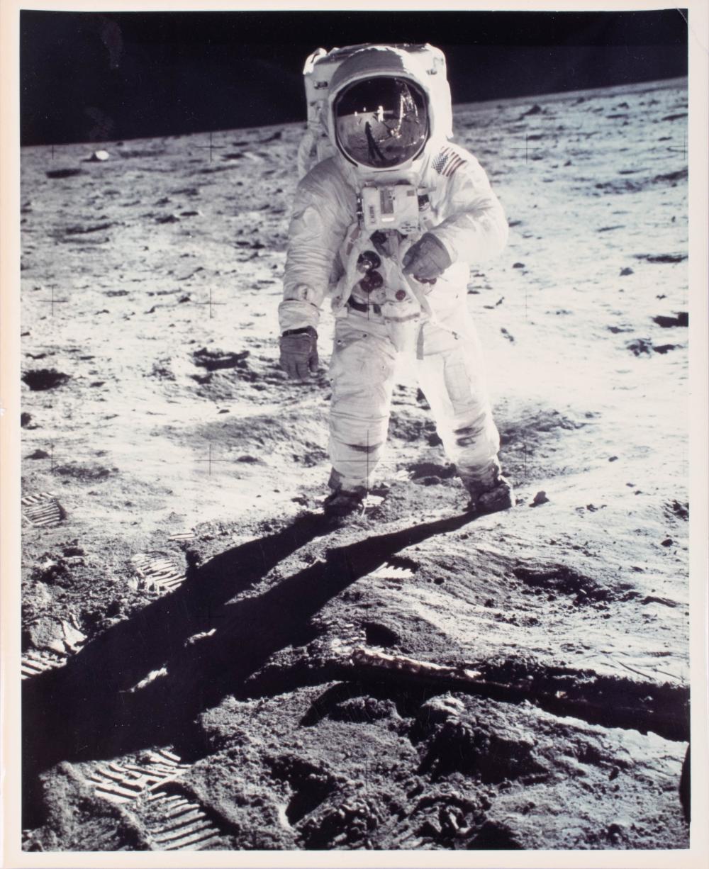 BUZZ ALDRIN. BENT-ARM PHOTOGRAPH ON