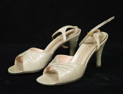 Ravne Wedgwood heel shoes 1970s 4acd5