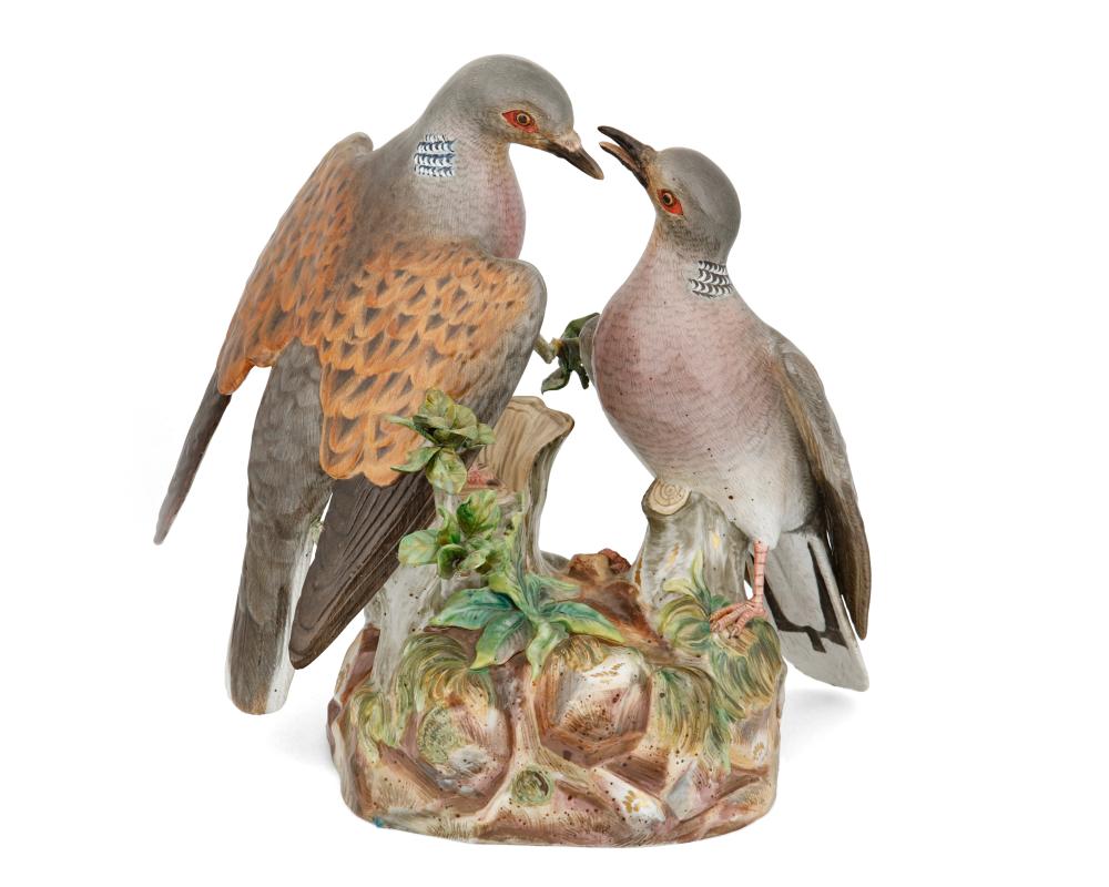 A MEISSEN PORCELAIN DOVE FIGURAL