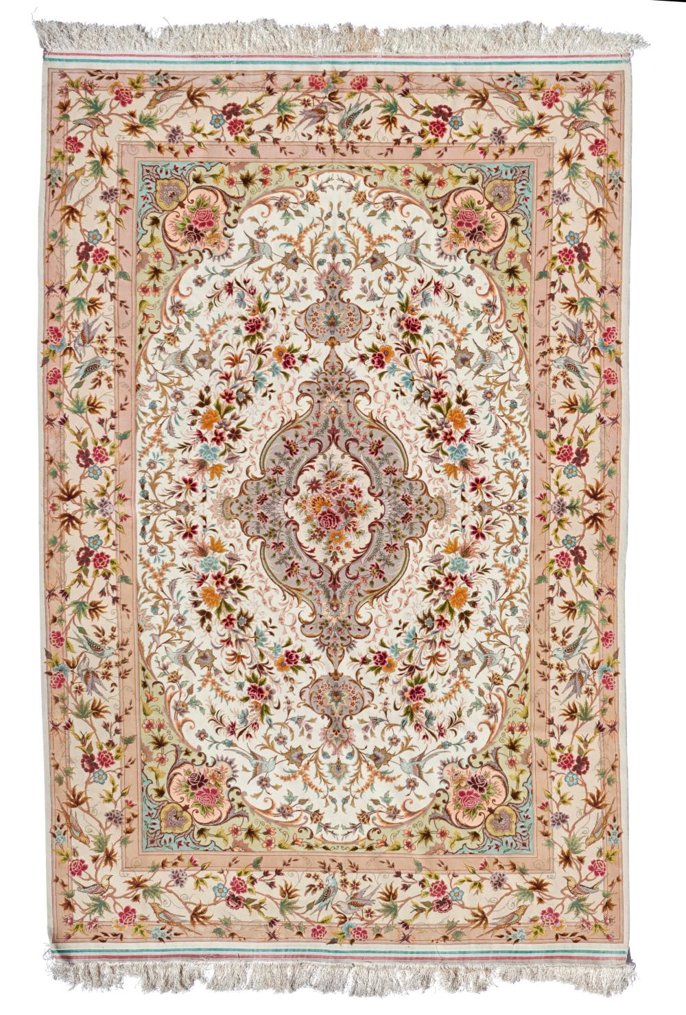 A PERSIAN TABRIZ RUGA Persian Tabriz 2ee8c4