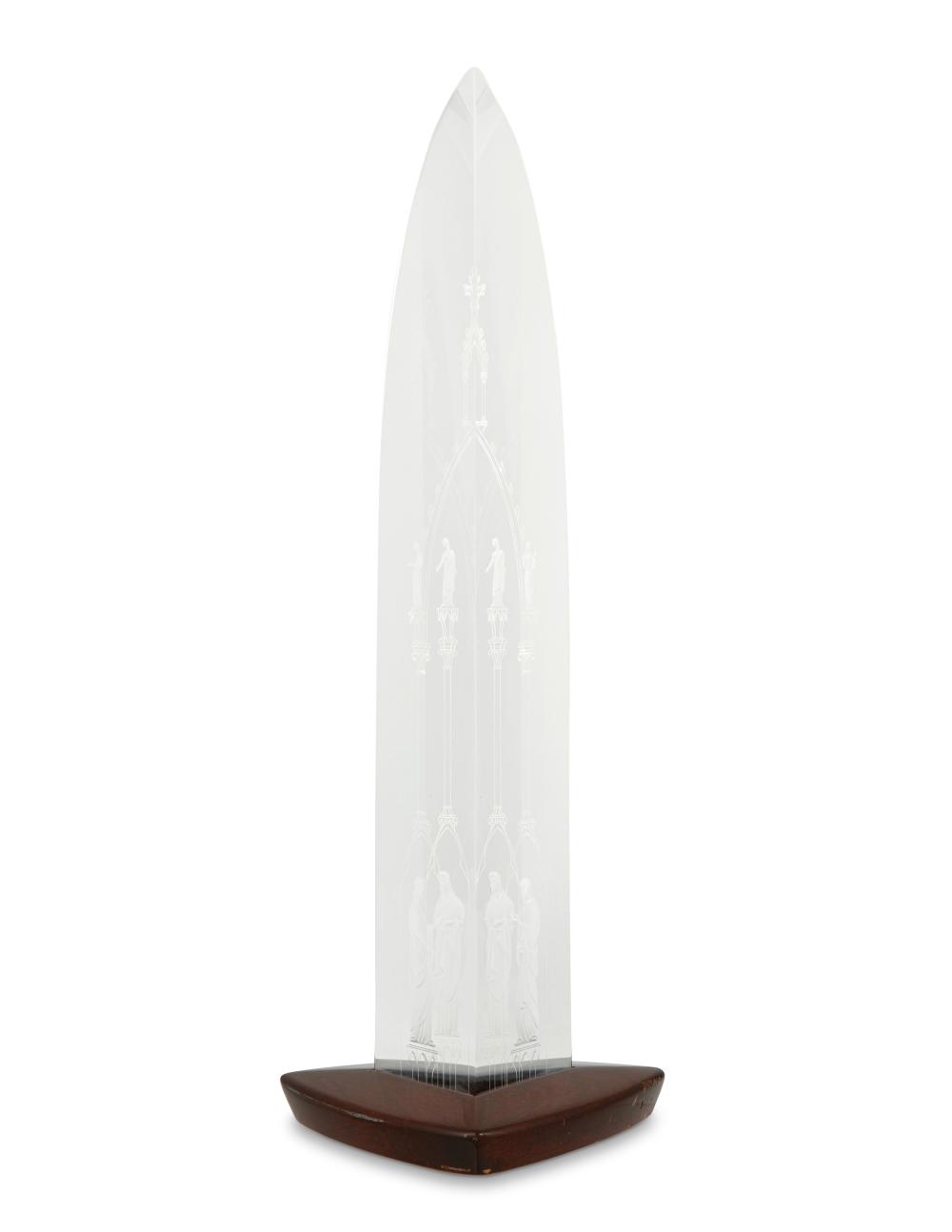 A STEUBEN CRYSTAL CATHEDRAL OBELISK 2ee92e