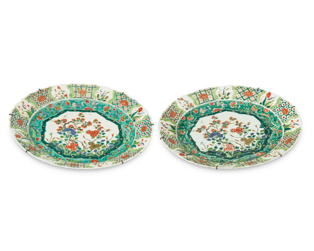 A NEAR PAIR OF CHINESE KANGXI STYLE 2ee979