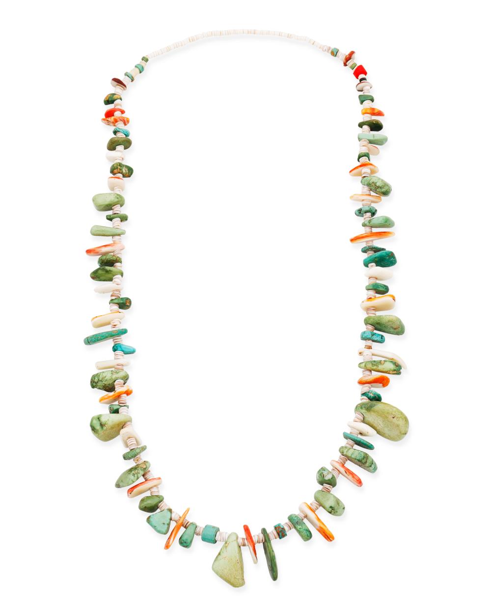 A PUEBLO TURQUOISE AND SHELL NECKLACEA 2eeaa0
