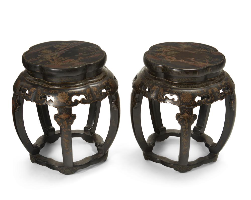 A PAIR OF CHINOISERIE STOOLSA pair