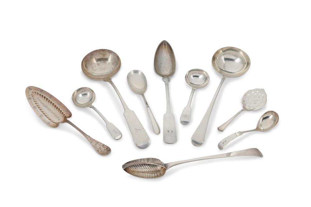 A GROUP OF STERLING SILVER SERVING 2eeda5