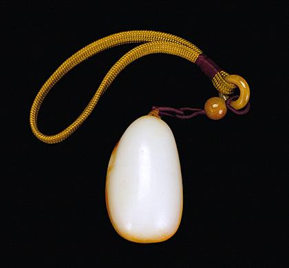 Chinese white jade pebble pendant 4b198