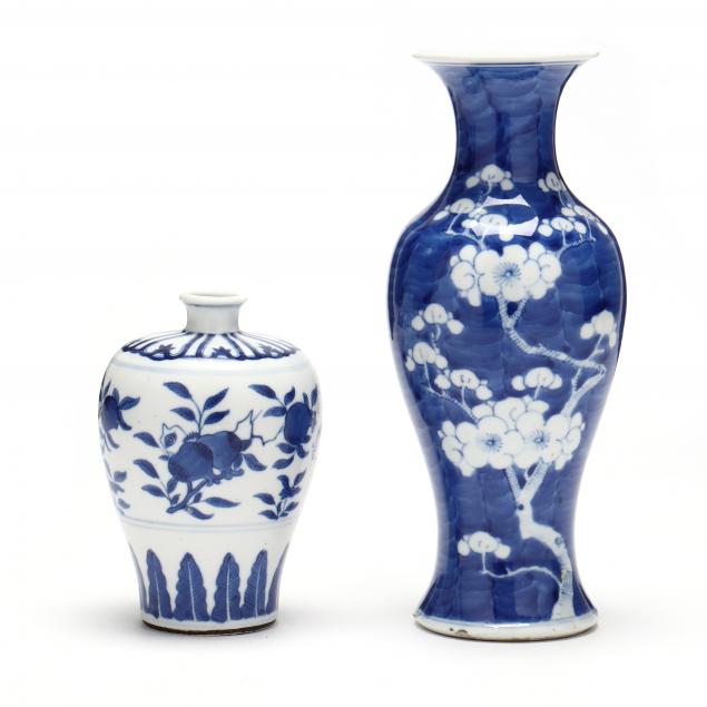 TWO CHINESE PORCELAIN BLUE AND 2ef0ae