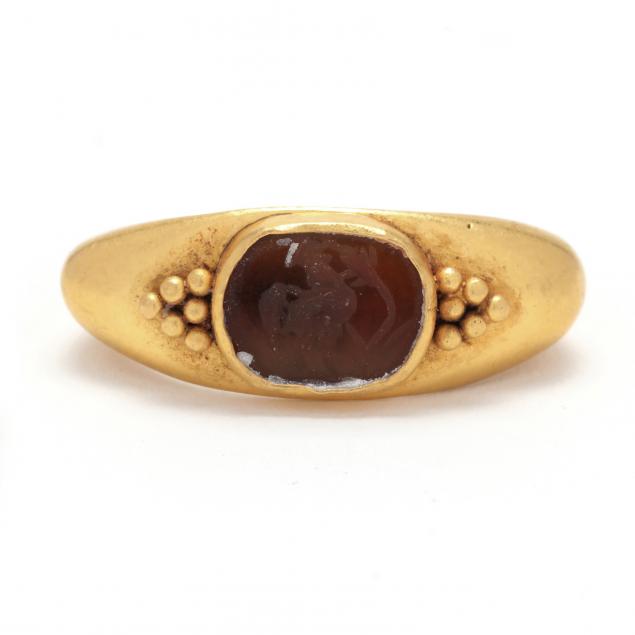 CLASSICAL STYLE GOLD RING INSET