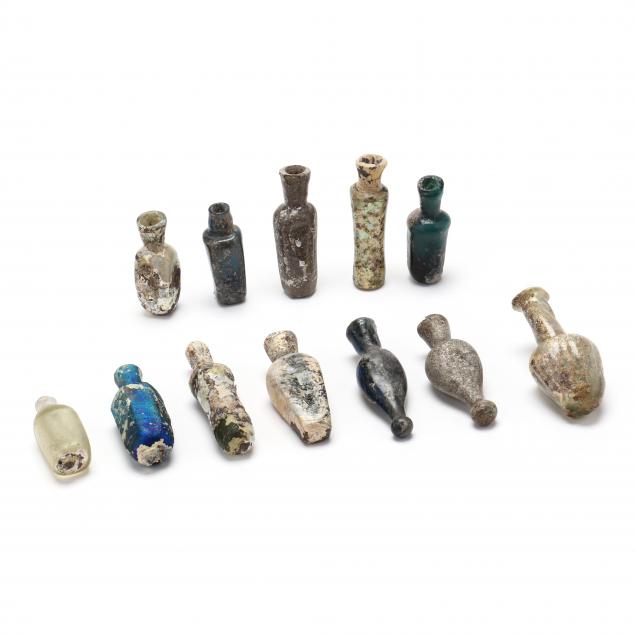 TWELVE SMALL ROMAN STYLE GLASS 2ef2c2