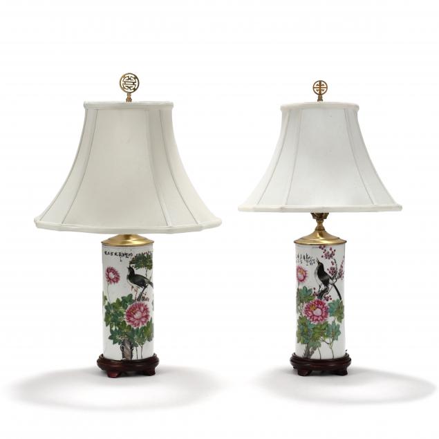 A PAIR OF CHINESE PORCELAIN HAT STAND