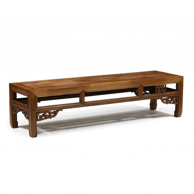 A CHINESE LONG LOW TABLE 20th century  2ef2fe