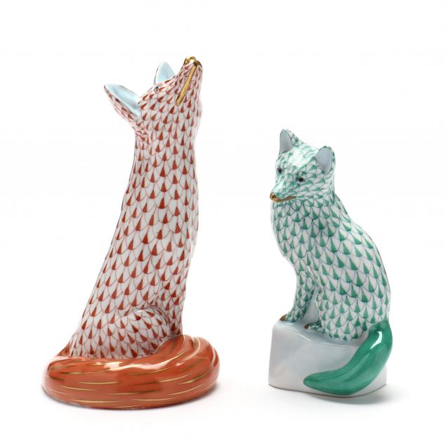 TWO HEREND PORCELAIN FISHNET FOXES 2ef900