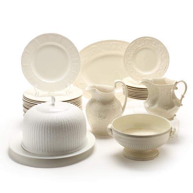 A GROUPING OF (31) WEDGWOOD PORCELAIN