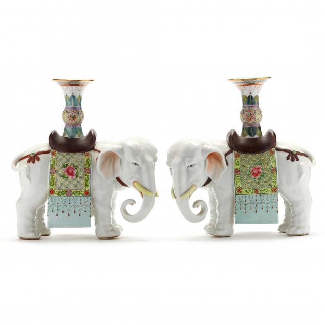 A PAIR OF CHINESE PORCELAIN ELEPHANT 2efaa3