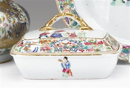 Chinese export famille rose tureen