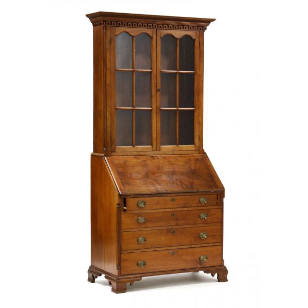 SOUTHERN CHIPPENDALE STYLE WALNUT 2efb26