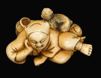 Good Japanese elephant ivory netsuke