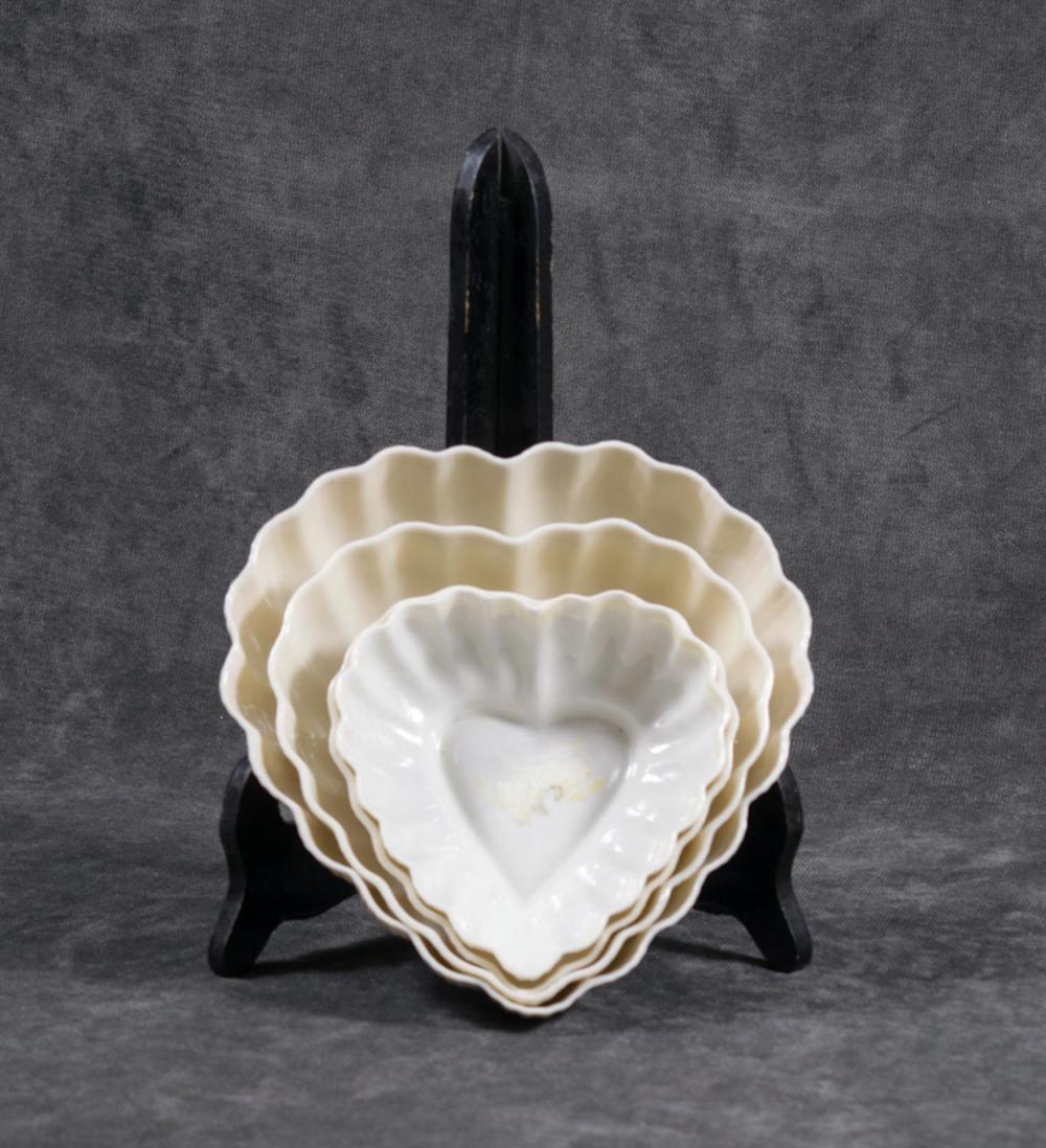 FOUR BELLEEK HEART BOWLS ONE WITH 2ed84a