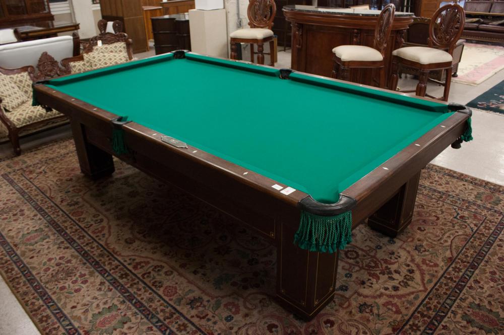 ANTIQUE BRUNSWICK POOL TABLE WITH 2ed925