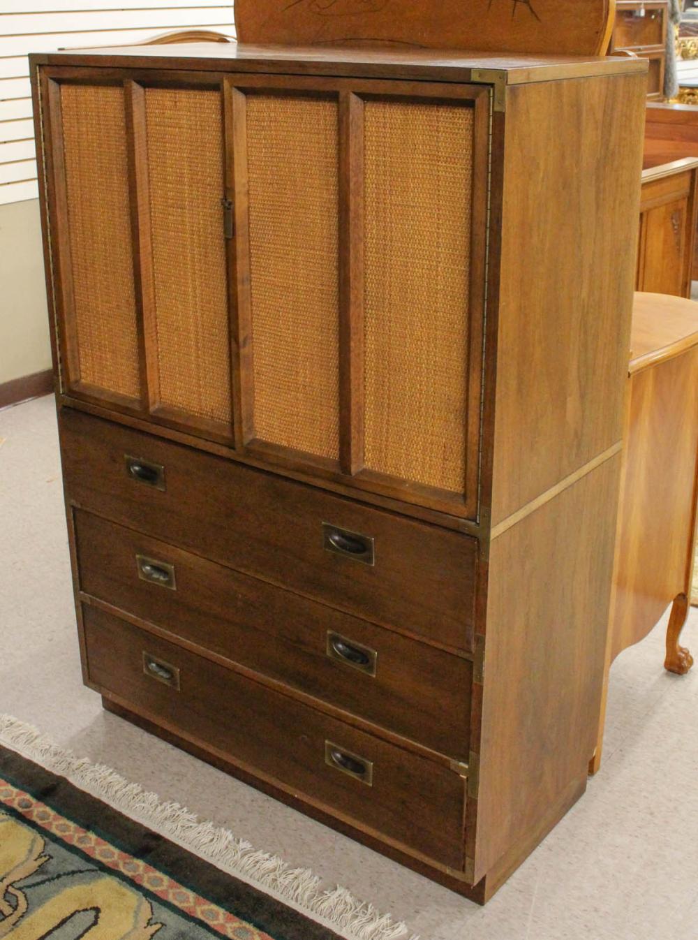 MCM WALNUT DRESSERMCM WALNUT DRESSER  2ed98c