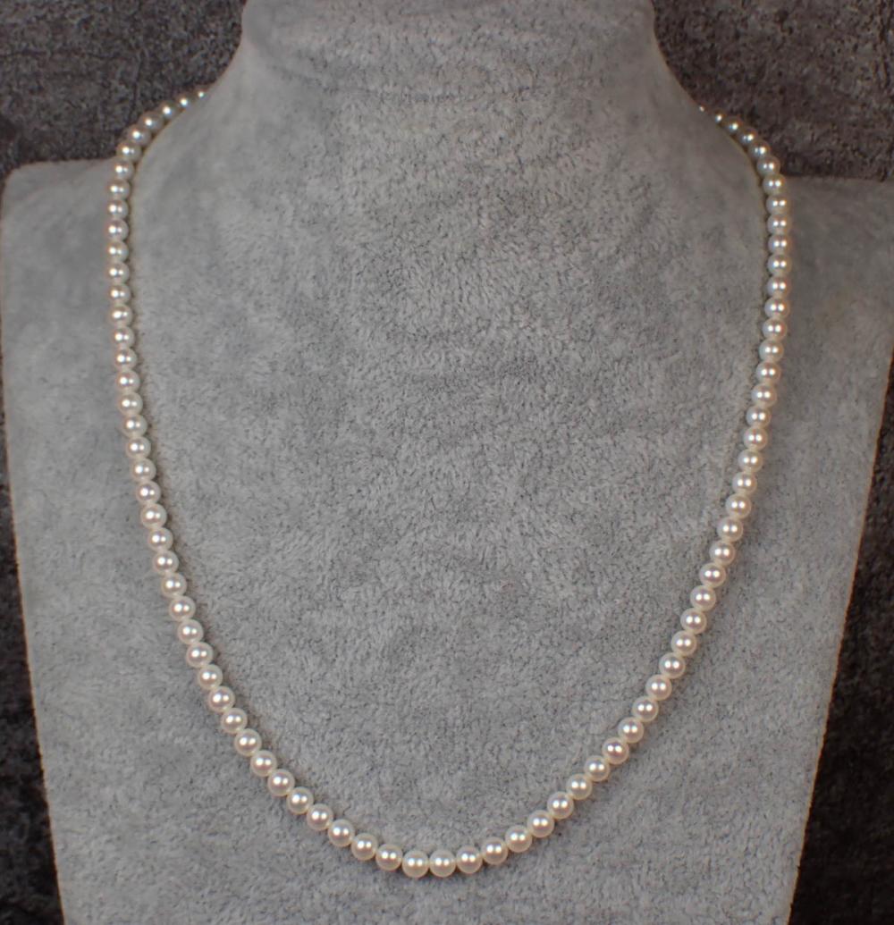 PEARL AND EIGHTEEN KARAT GOLD NECKLACEPEARL 2ed9c9