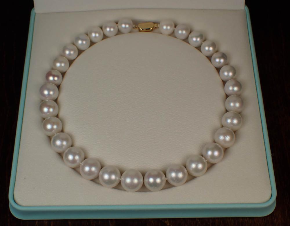 SOUTH SEA PEARL AND EIGHTEEN KARAT