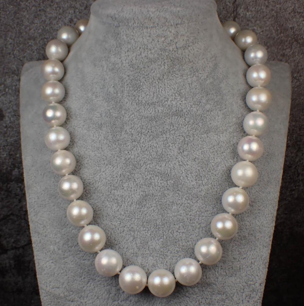 SOUTH SEA PEARL AND EIGHTEEN KARAT