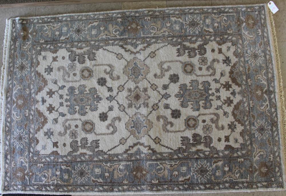 TWO SIMILAR HAND KNOTTED ORIENTAL 2edb9f