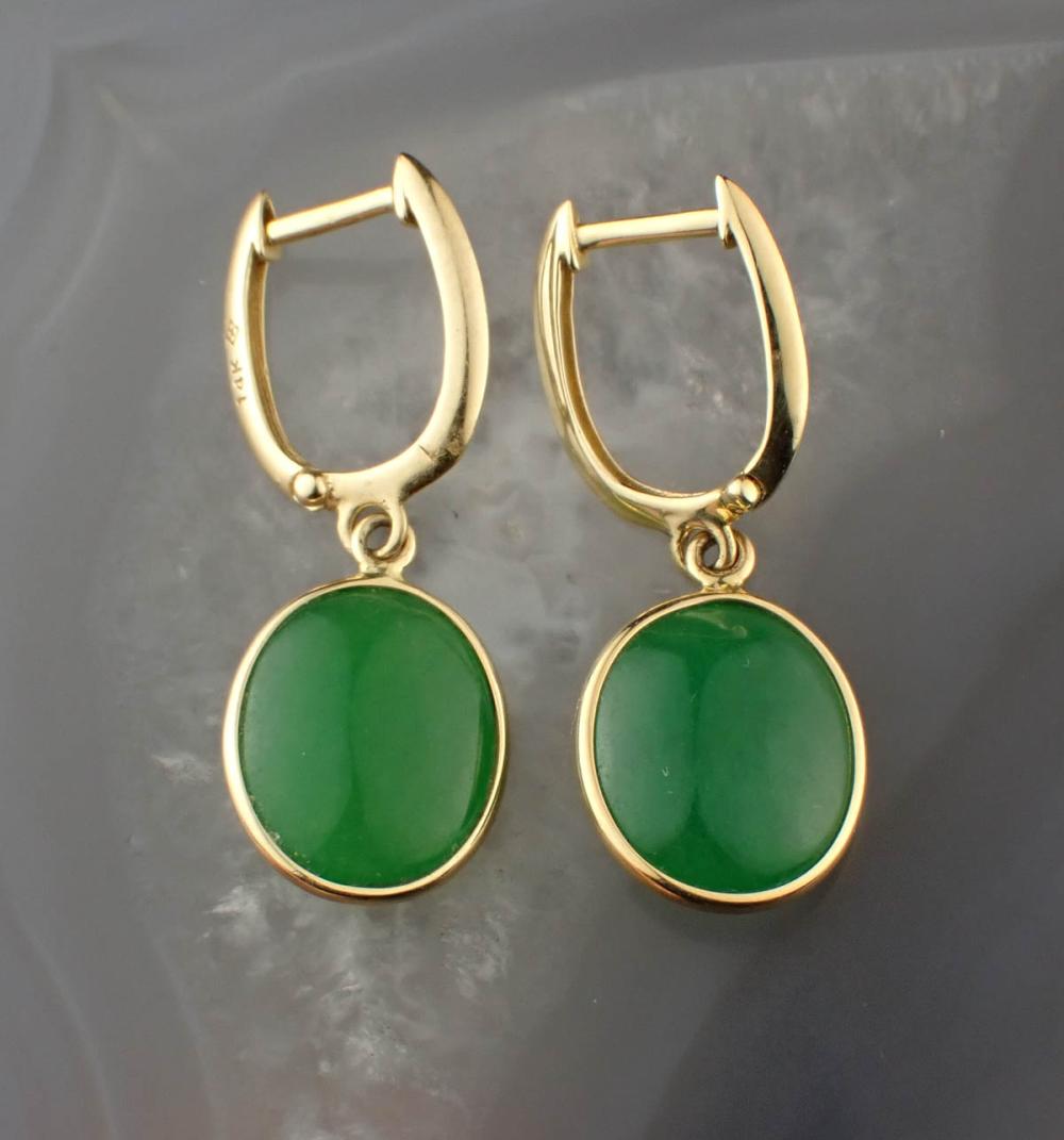 GREEN JADE AND FOURTEEN KARAT GOLD