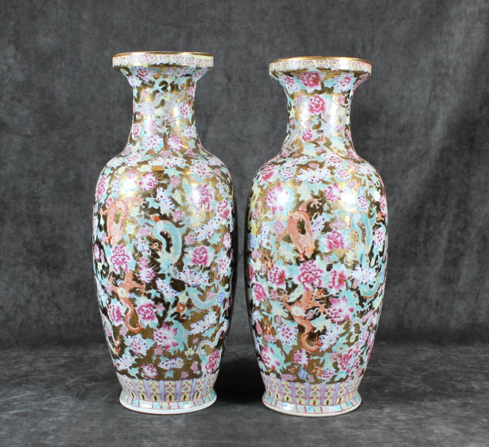 LARGE PAIR OF CHINESE PORCELAIN