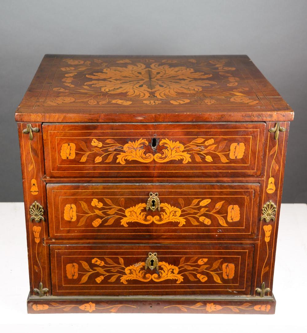 SMALL THREE DRAWER DUTCH MARQUETRY 2ede11