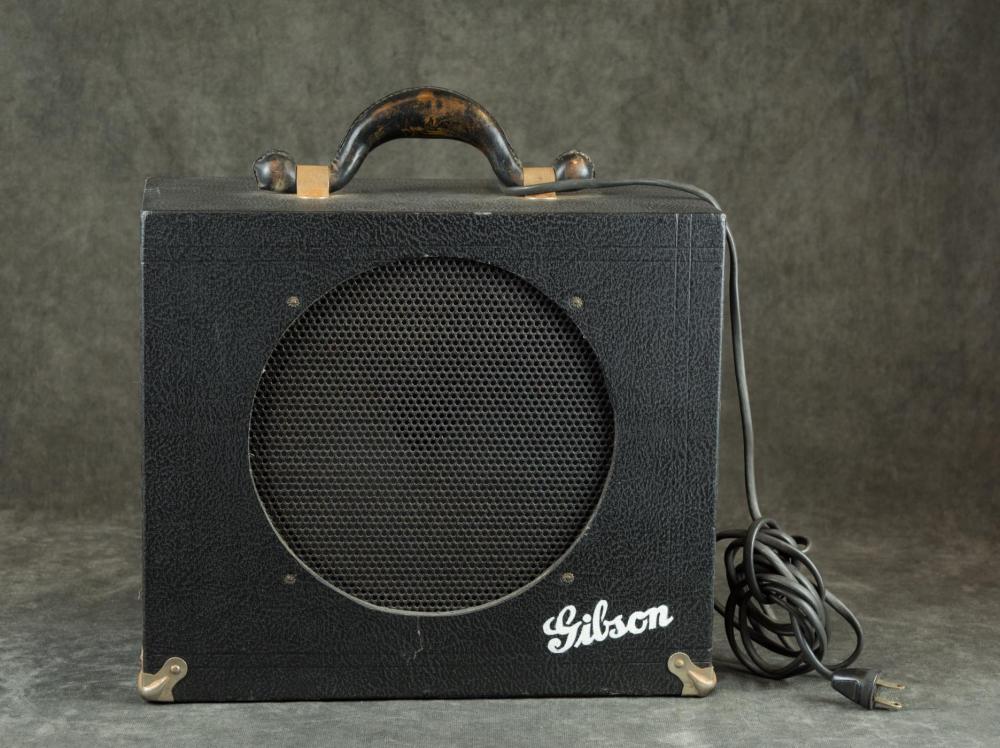 VINTAGE GIBSON GUITAR AMPLIFIERVINTAGE