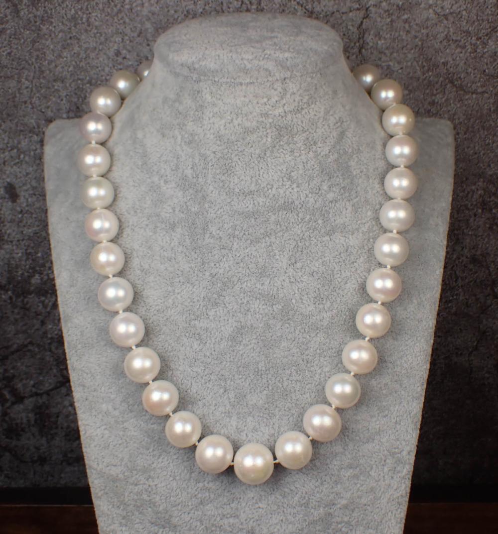 SOUTH SEA PEARL AND EIGHTEEN KARAT