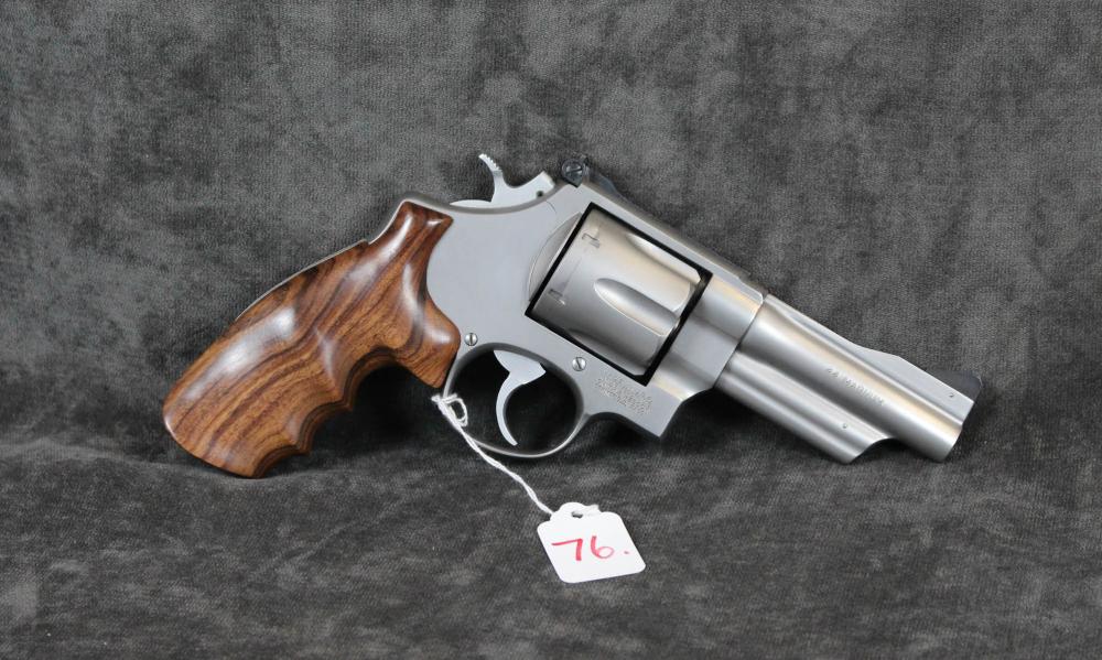 SMITH AND WESSON MODEL 629 2 REVOLVERSMITH 2edf8e