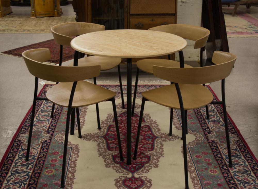 MID CENTURY STYLE CAFE TABLE AND 2edfc3