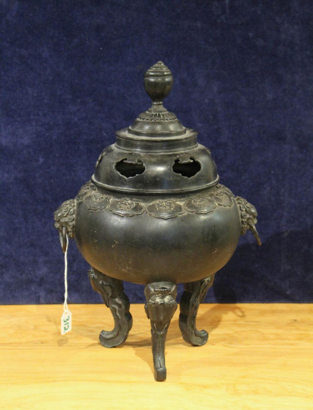 CHINESE LIDDED BRONZE CENSER ON