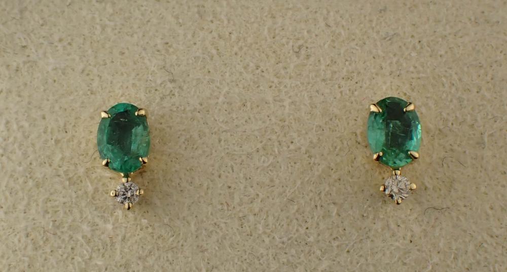 EMERALD DIAMOND AND EIGHTEEN KARAT 2ee0f6