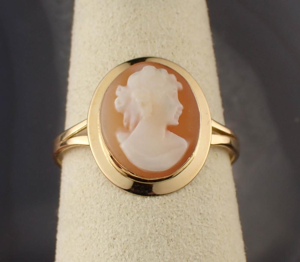 ITALIAN CAMEO AND EIGHTEEN KARAT