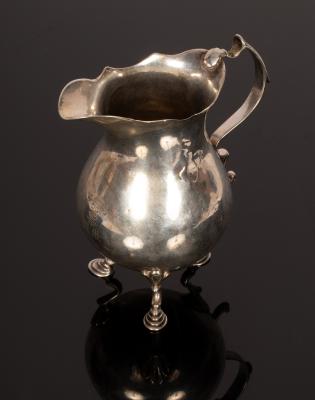 A Georgian silver jug marks rubbed  2ee1f0