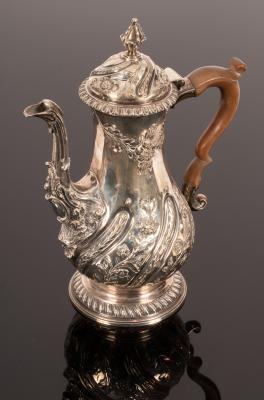 A George III silver coffee pot  2ee1ea