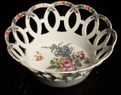 A Worcester circular basket painted