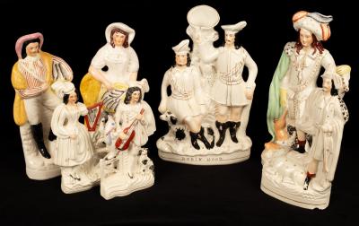 A collection of Staffordshire figures  2ee277