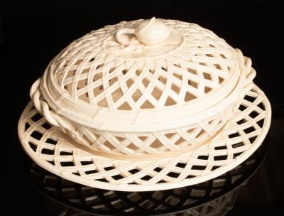 A Leeds Ware creamware oval basket 2ee284
