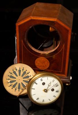 An Edwardian inlaid mantel clock 2ee302