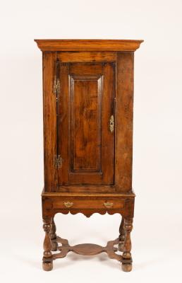 An early 19th Century oak cupboard