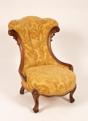 A Victorian walnut chair with ribbed 2ee398