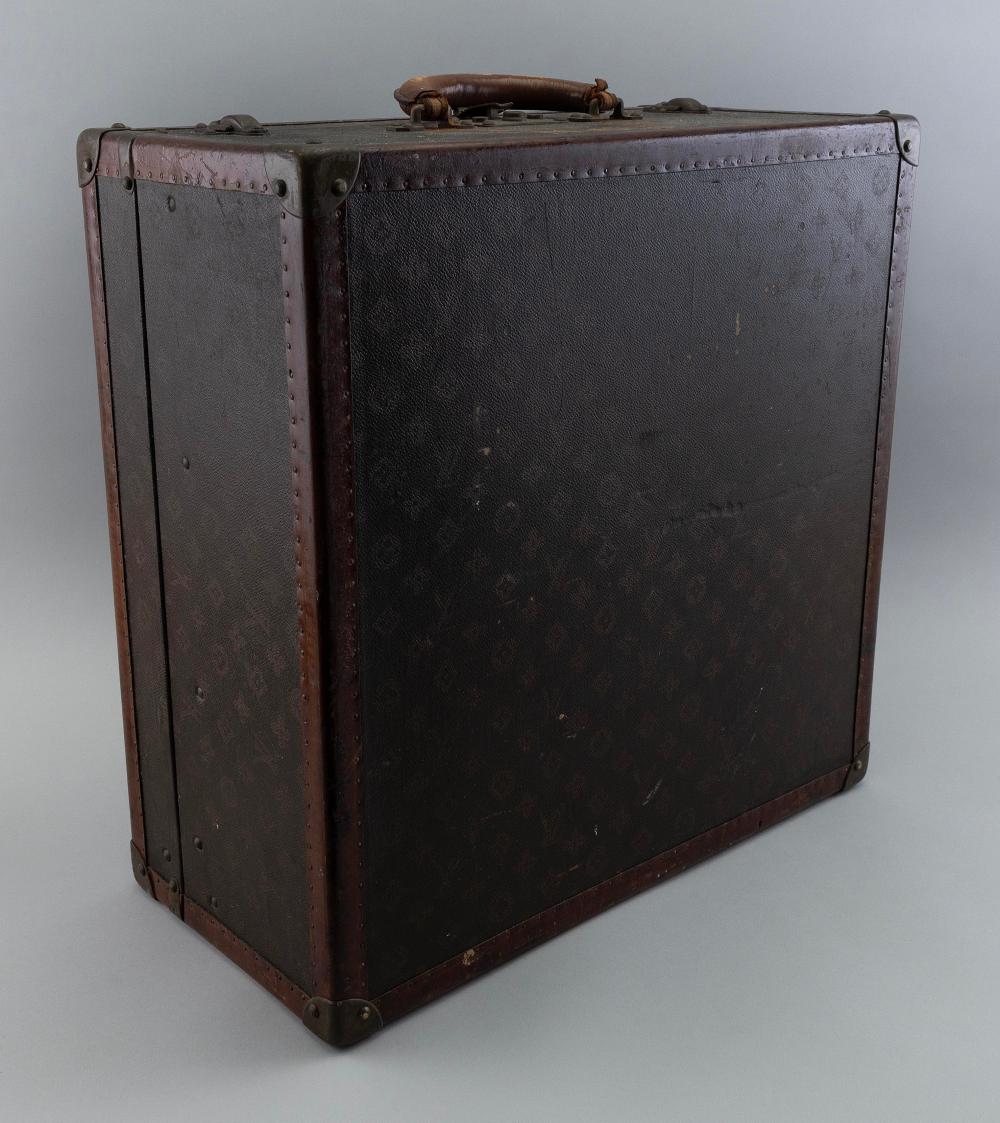 LOUIS VUITTON TRAVELING CASE 20TH