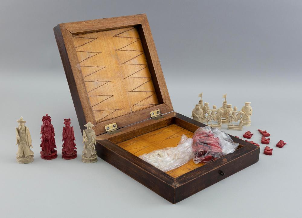 CHESS SET PROBABLY ENGLAND CIRCA 2f11c9