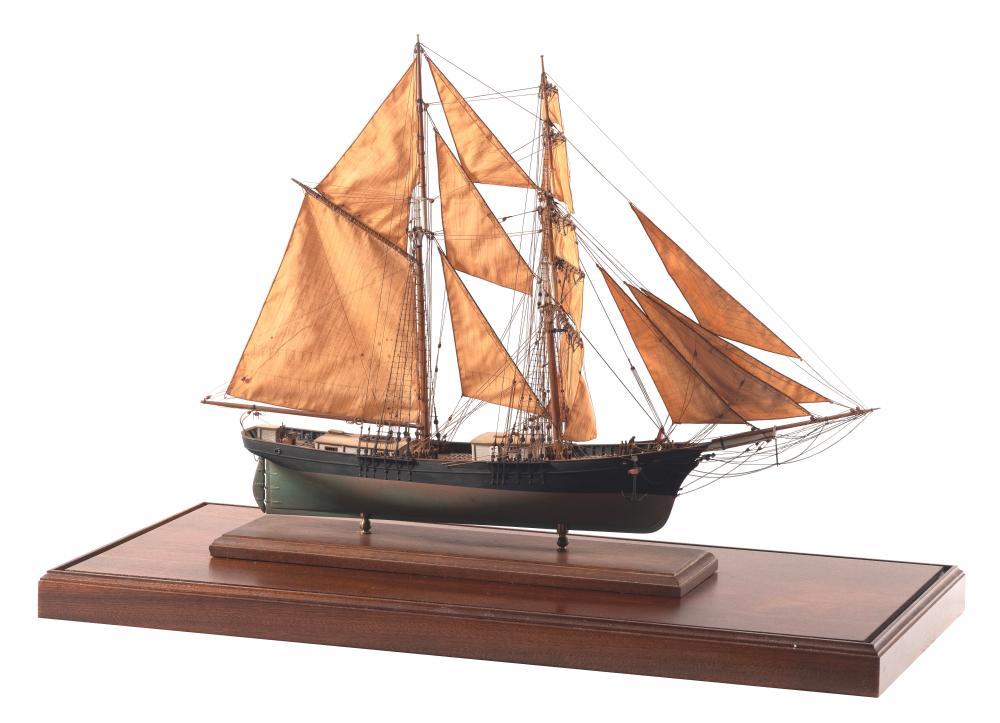 CASED MODEL OF THE SHIP NEWSBOY  2f139b