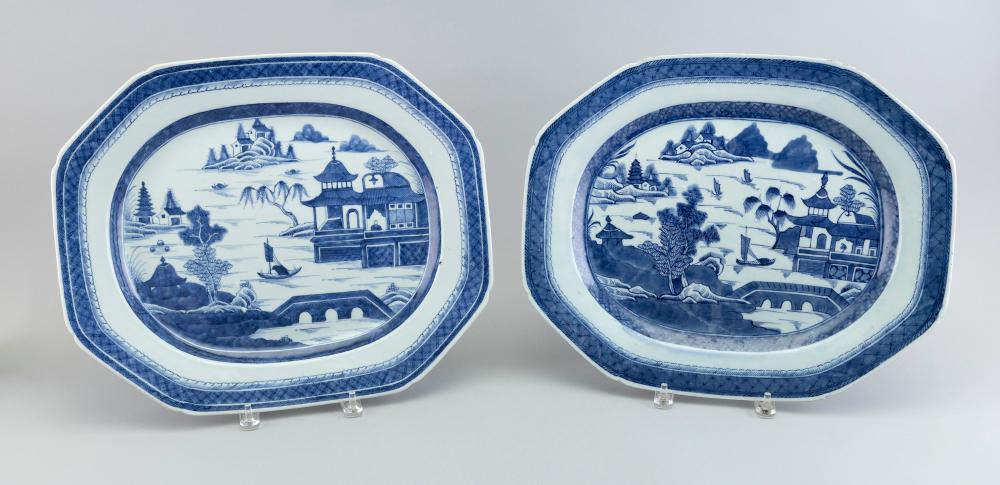 PAIR OF CHINESE EXPORT BLUE AND